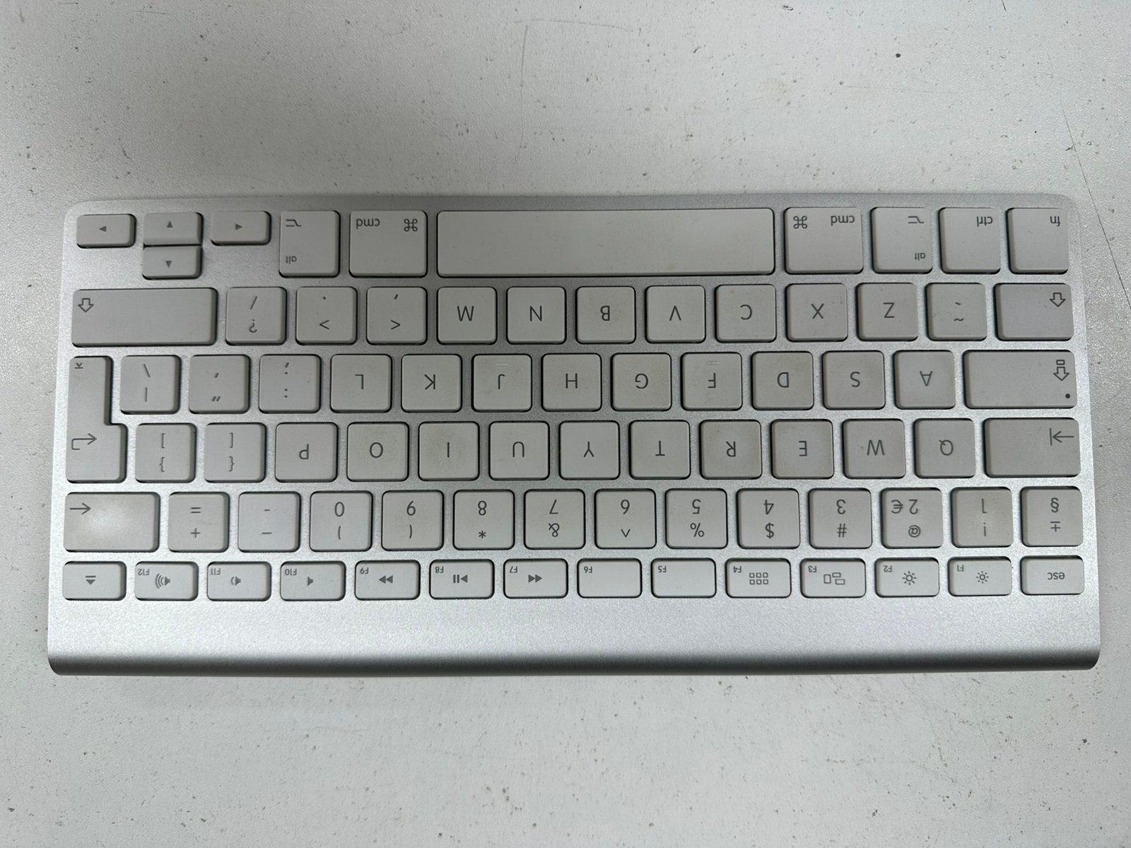 Apple Wireless Keyboard (Bluetooth) – Aluminium – AZERTY, Draadloze ontvanger, Azerty, Ophalen of Verzenden, Zo goed als nieuw
