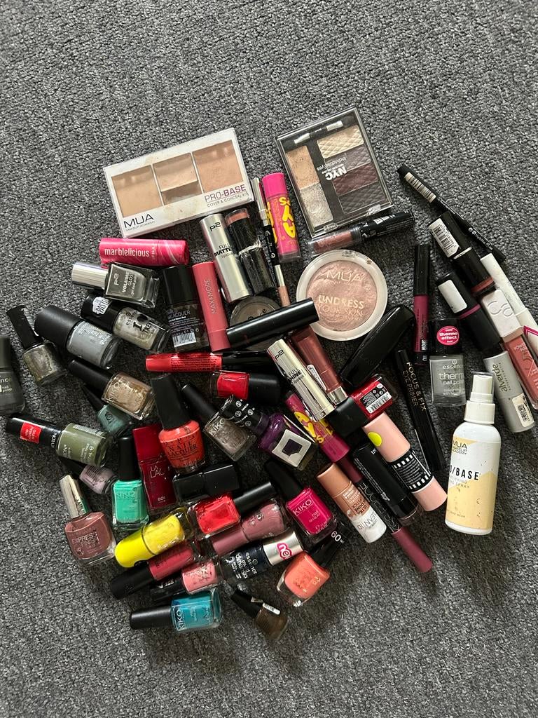 Grote make-up en nagellak collectie / stash, Ophalen of Verzenden, Gebruikt, Gehele gezicht, Make-up