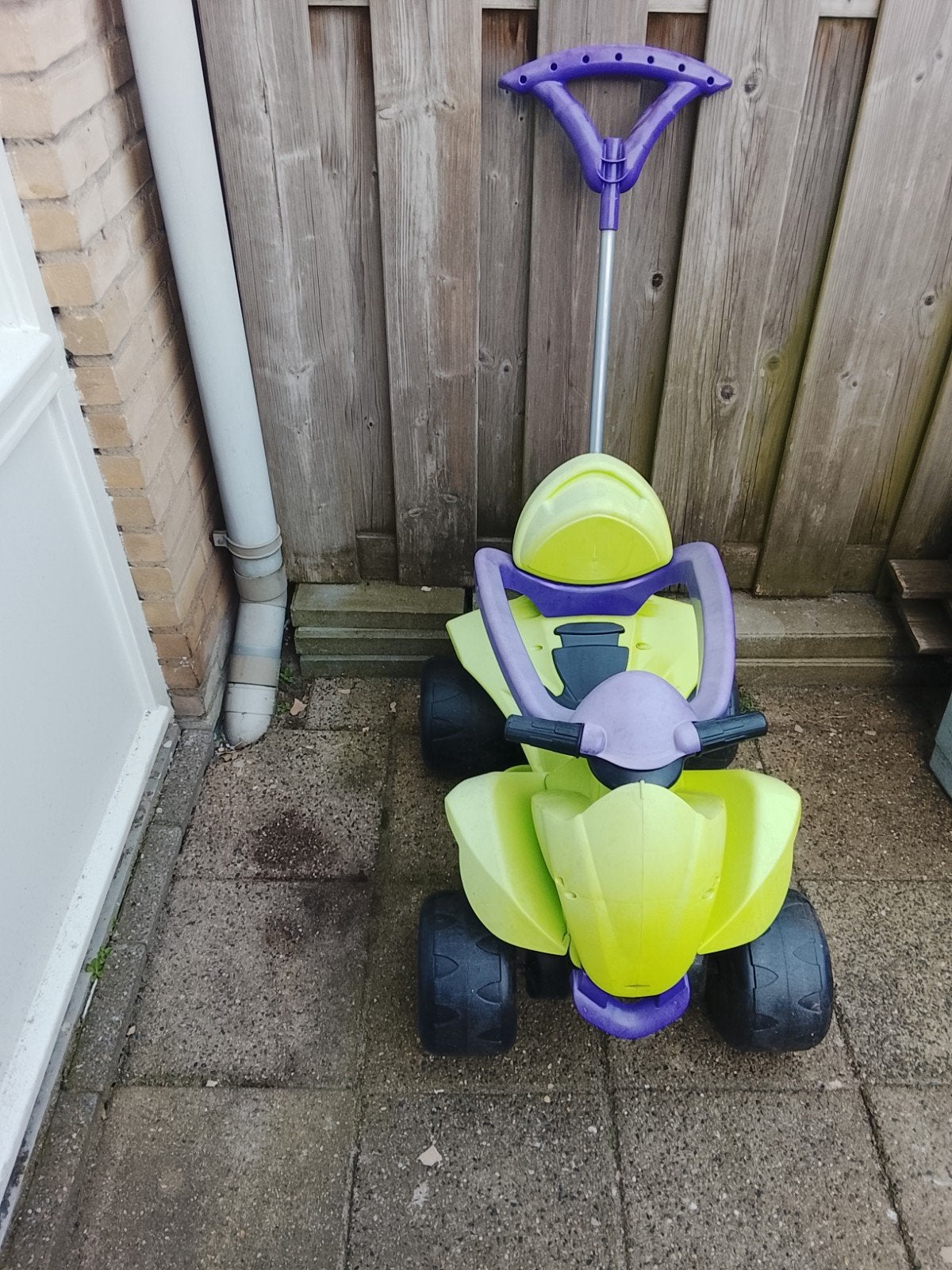 Leuke,stoere Kinder quad / loop quad met duwstang, Ophalen, Gebruikt