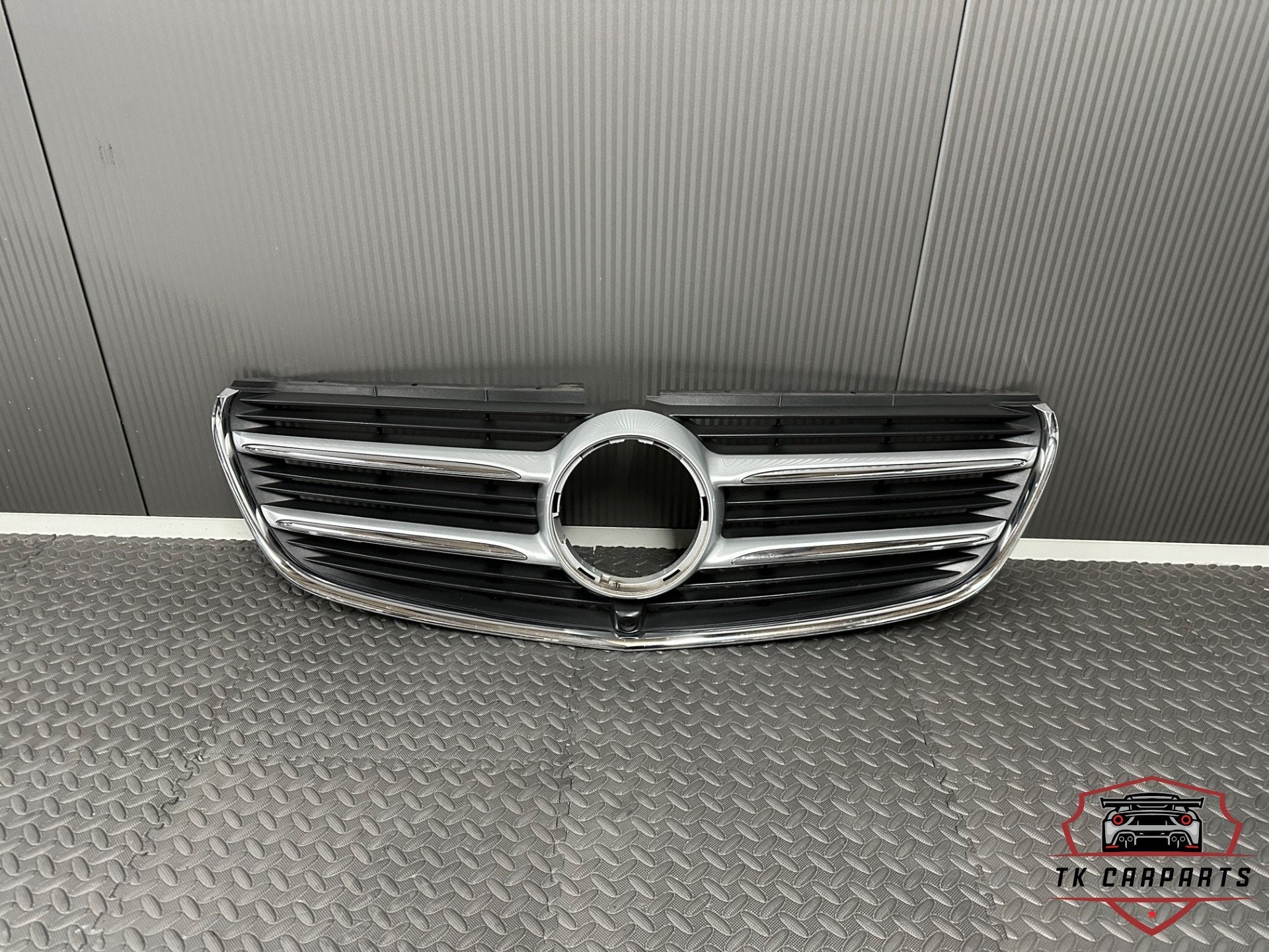 Mercedes w447 V-klasse grille met kamera gat, Mercedes-Benz AG, Voor, Mercedes-Benz, Nieuw