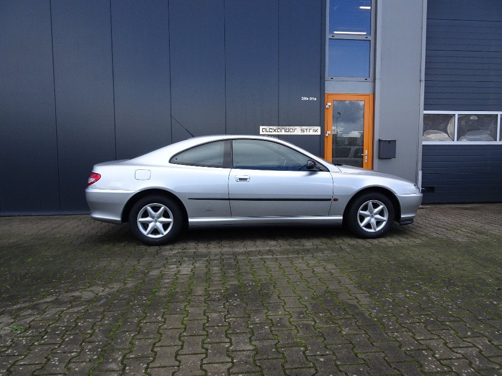 Peugeot 406 coupe 2.0 16V Pininfarina 1e eigen. weinig km's, Voorwielaandrijving, 1998 cc, 4 cilinders, 132 pk