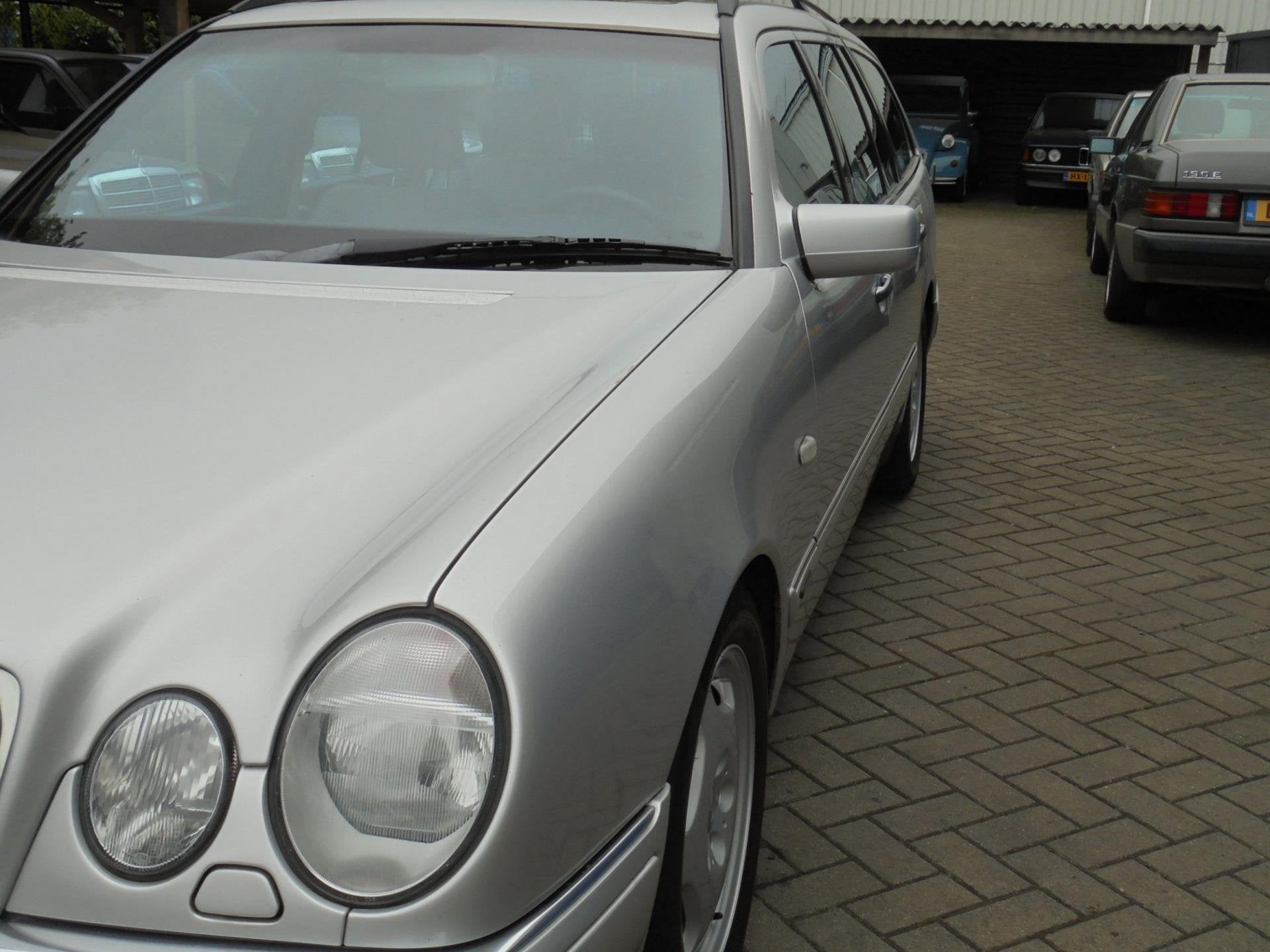 Mercedes-Benz E-klasse Combi 320 Avantgarde Japan 111248 km, foto 9