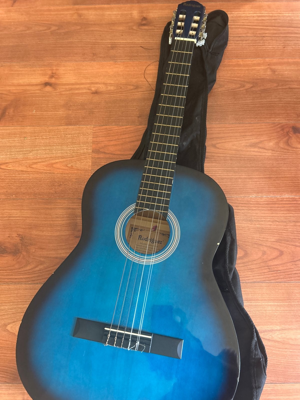 Rodriguez Klassieke Gitaar - Blauw (Nieuwe snaren nodig), Muziek en Instrumenten, Ophalen, Gebruikt, Klassieke of Spaanse gitaar