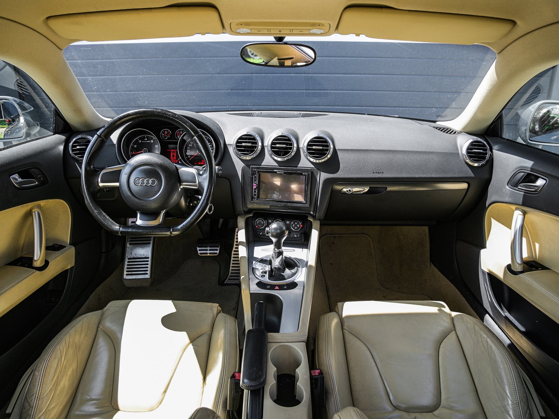 Audi TT 2.0 TFSI 200pk | Automaat | Leder | Xenon | Climate, Auto's, Audi, TT, Gebruikt, Beige, 4 cilinders