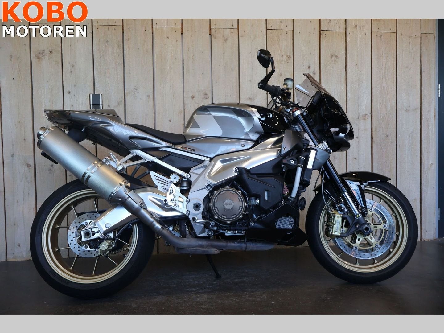 Aprilia TUONO (bj 2006), 2 cilinders, Motorrijbewijs A, Bedrijf, Onbekend