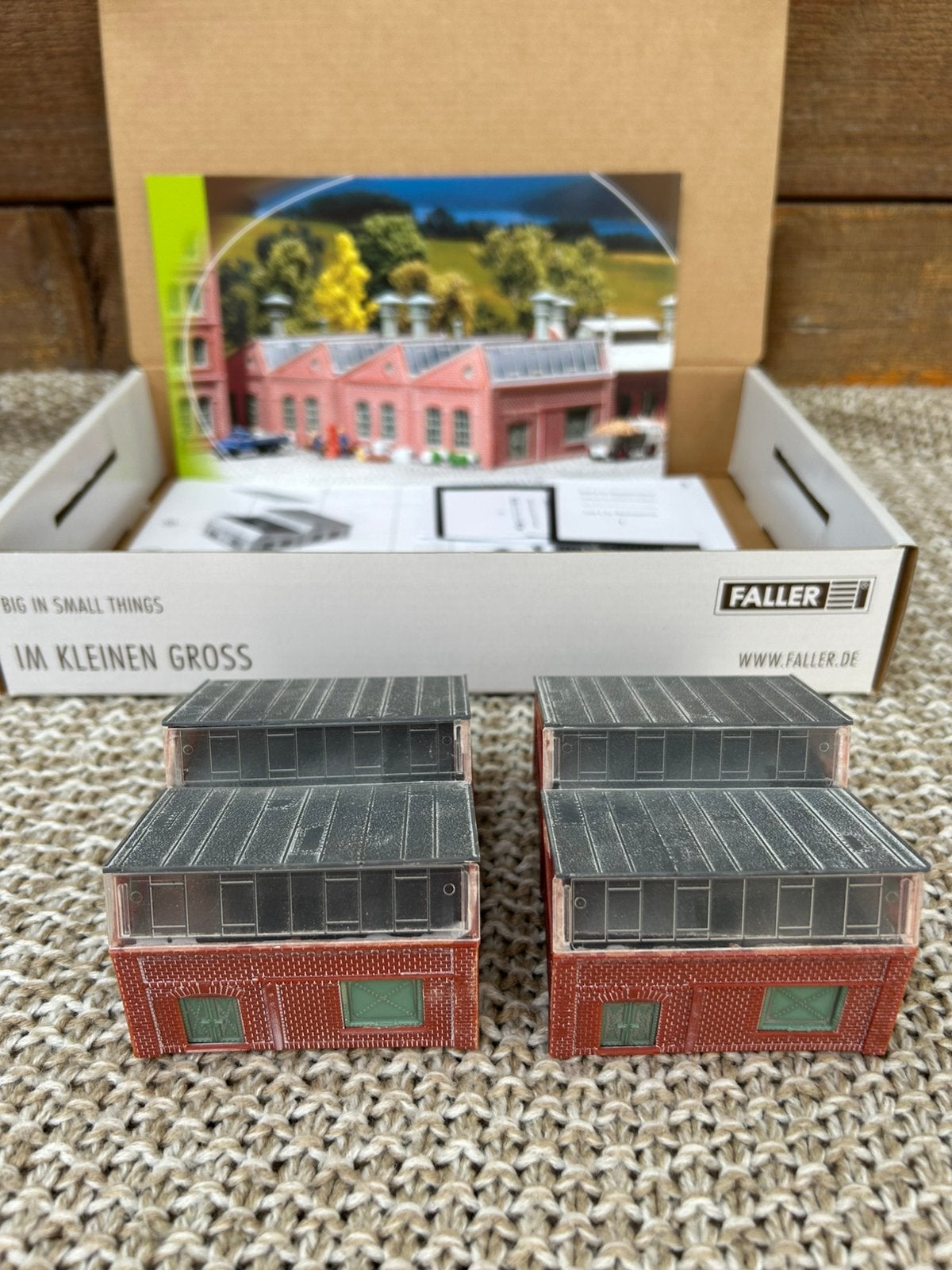 Div items modeltreinen Faller en meer merken - Garagesale, Gelijkstroom of Wisselstroom, Brug, Tunnel of Gebouw, Zo goed als nieuw