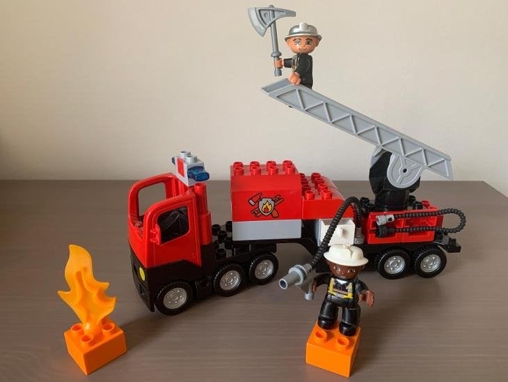 Duplo 4977 - Brandweer wagen met brandweermannen, Kinderen en Baby's, Speelgoed | Duplo en Lego, Gebruikt, Overige thema's, Ophalen of Verzenden