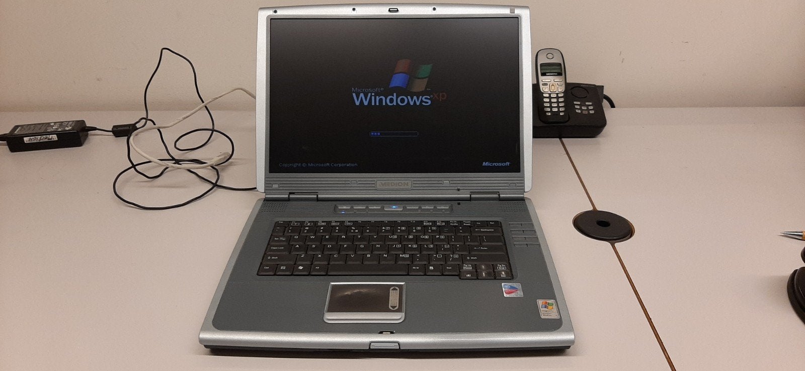 Medion Notebook MD95400 Windows XP met oplader, handleiding, Ophalen of Verzenden, Gebruikt, Medion