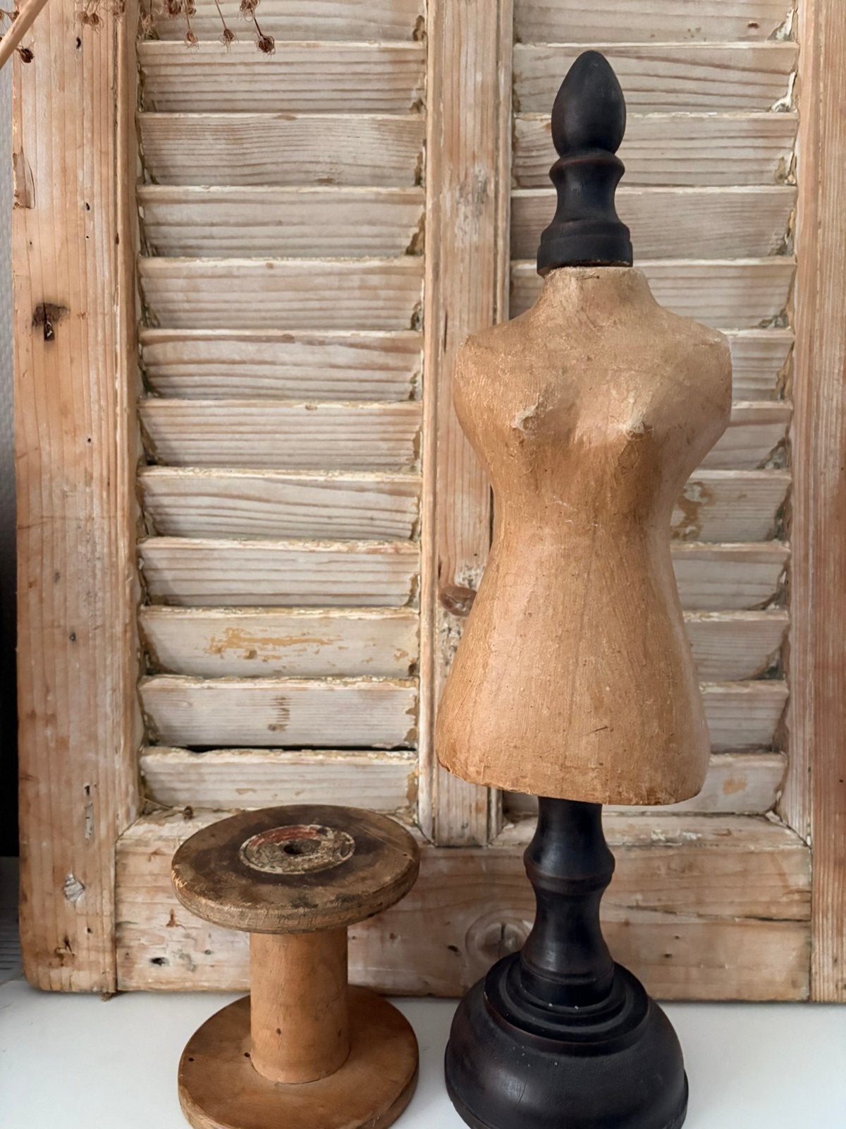 Brocante buste op houten voet, Ophalen of Verzenden