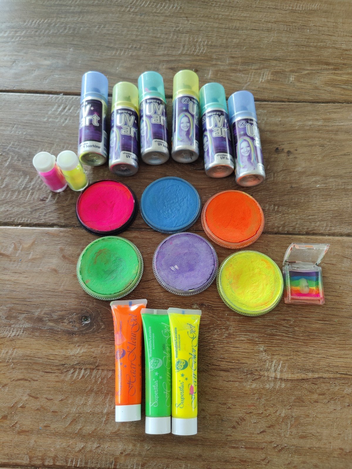 Neon blacklight schmink, Ophalen of Verzenden, Zo goed als nieuw