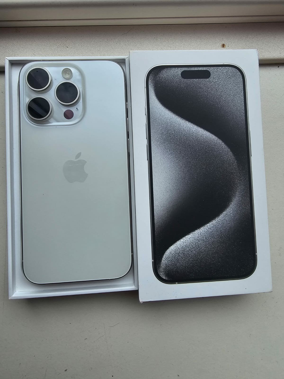IPhone 15 pro  wit als New inruil mogelijk, 128 GB, 89 %, Ophalen of Verzenden, Zo goed als nieuw