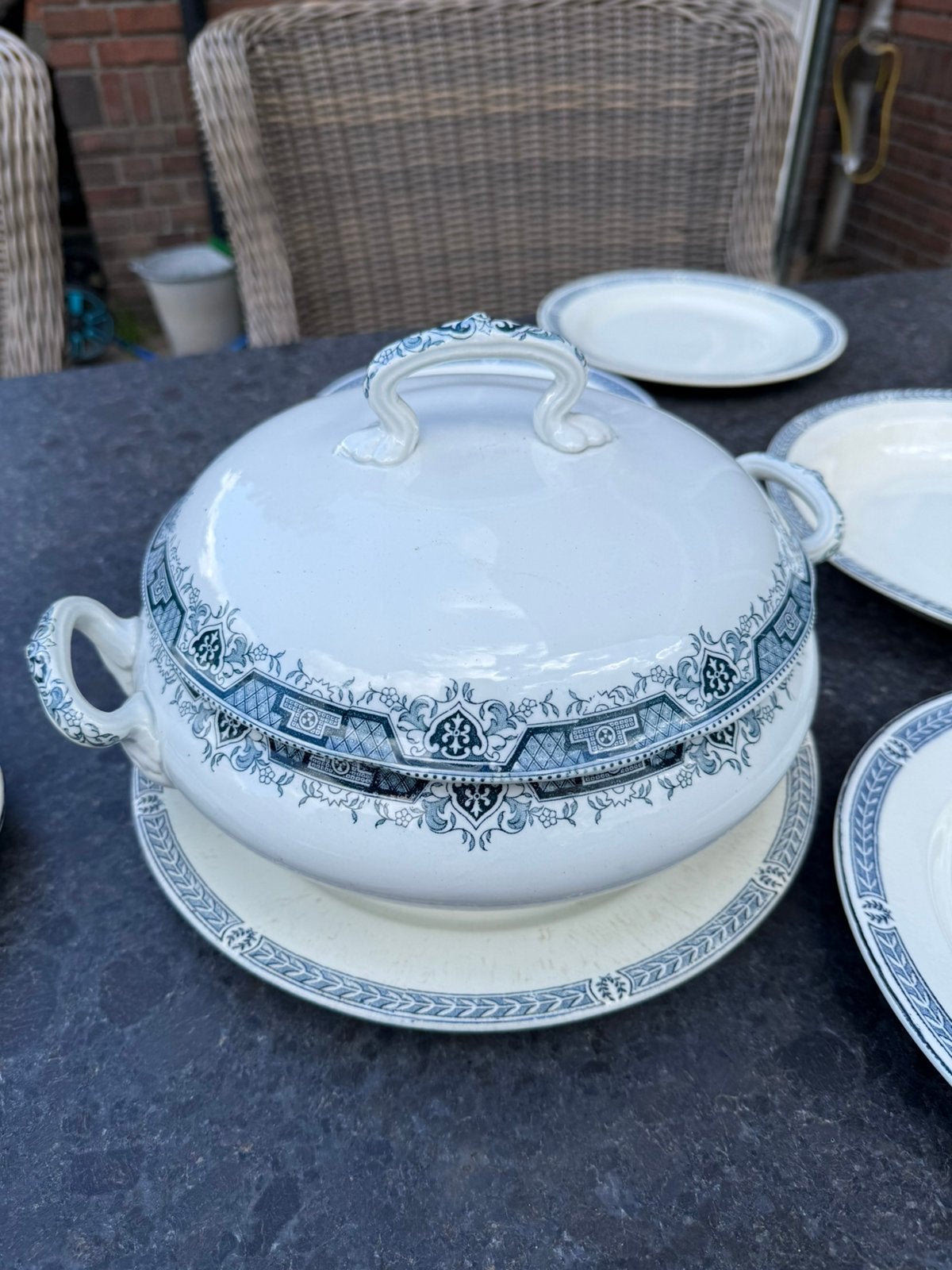 Compleet oud Frans servies 39 delig, Ophalen