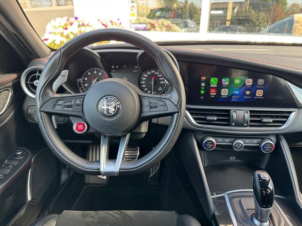 Alfa romeo GIULIA 2.9 V6 QUADRIFOGLIO Carbon pakket Sparco k, Achterwielaandrijving, Gebruikt, 1595 kg, Zwart