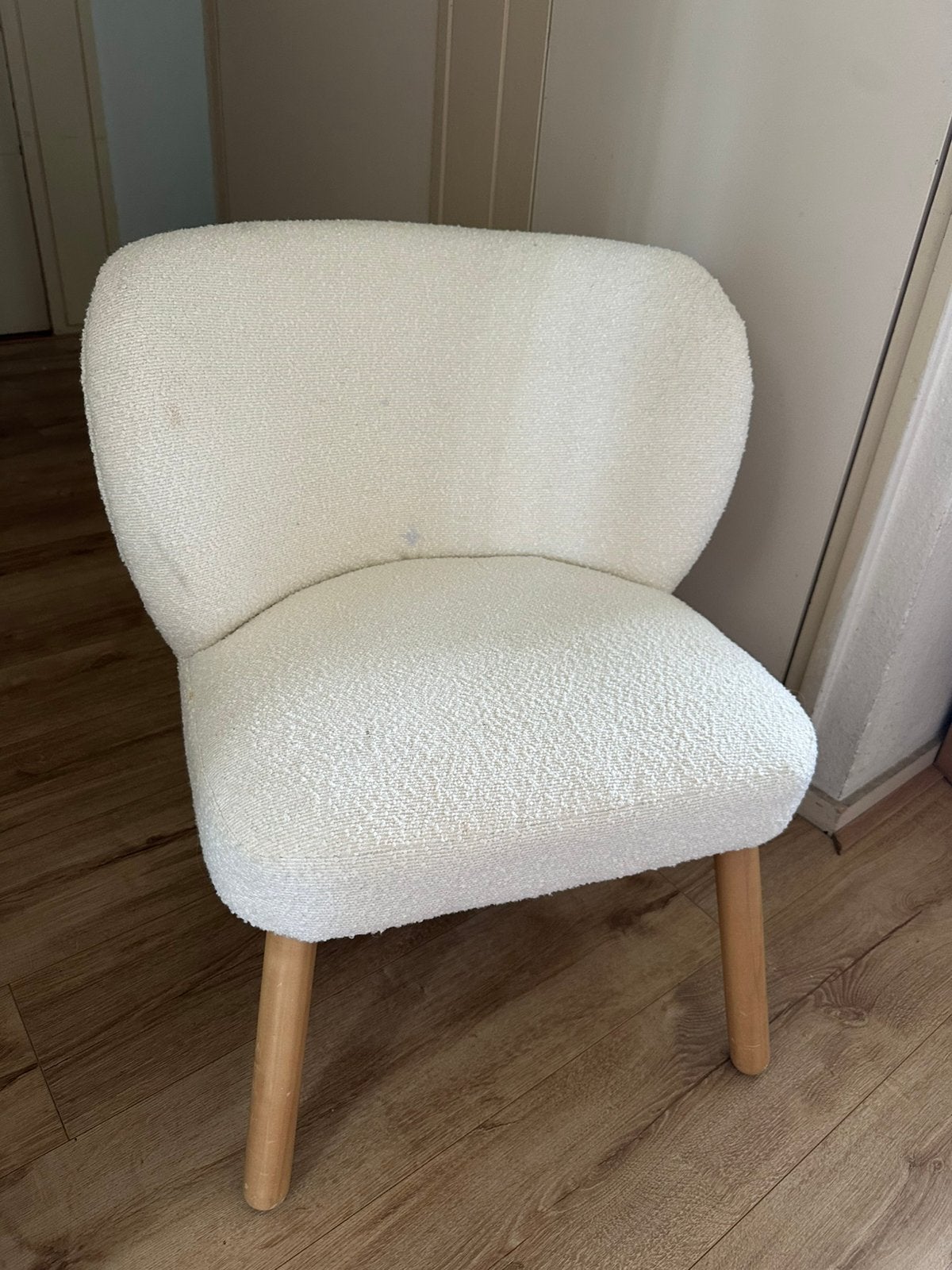 White chair, Huis en Inrichting, Fauteuils, Ophalen, Gebruikt, Minder dan 50 cm