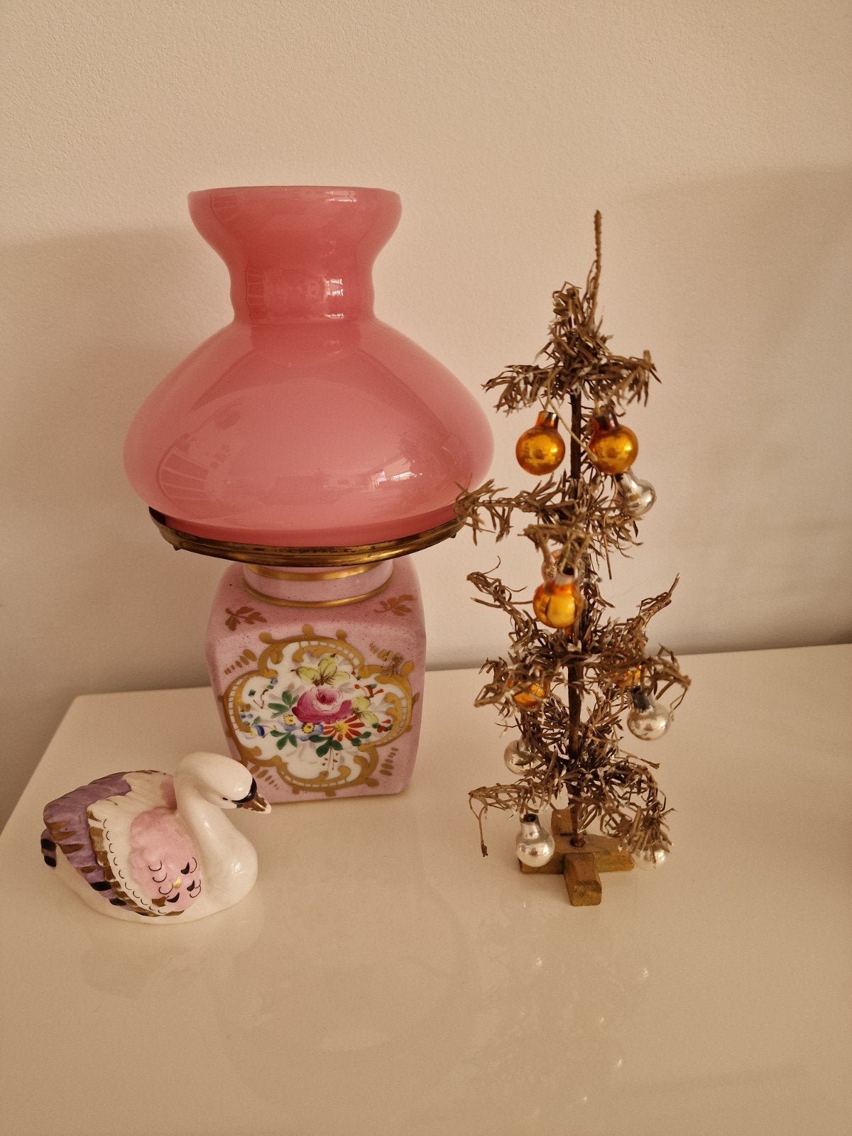 Oud Papieren Kerstboompje met 13 Antieke Kerstballentjes, Ophalen of Verzenden