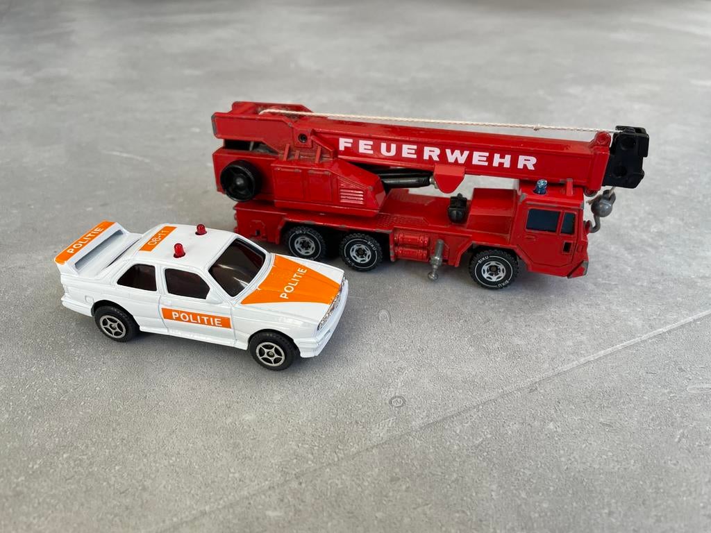 2st. Siku 2914 Brandweerwagen Feuerwehr & BMW E30 poltieauto, Ophalen of Verzenden, Gebruikt, Auto