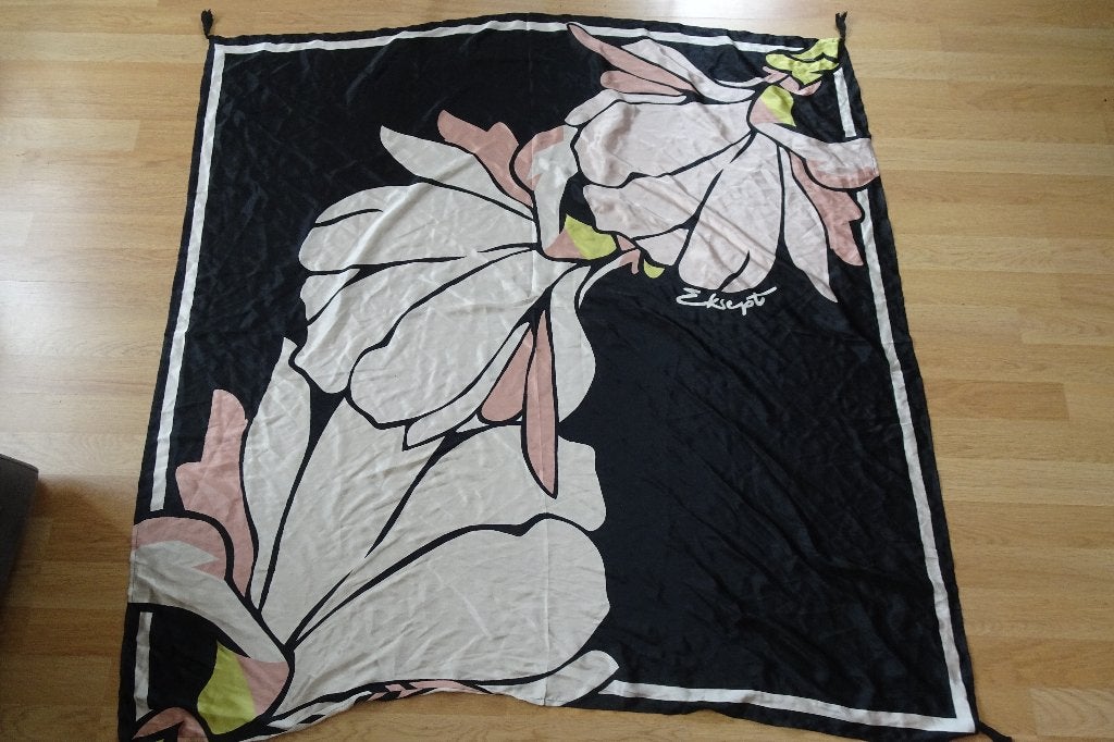 mooie sjaal van eksept met bloemen erop, Ophalen, Maat 46/48 (XL) of groter, Zo goed als nieuw, Eksept
