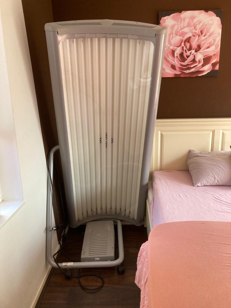 Solarium, Ophalen of Verzenden, Zo goed als nieuw, Zonnebank enkelzijdig, 10 tot 15 lampen