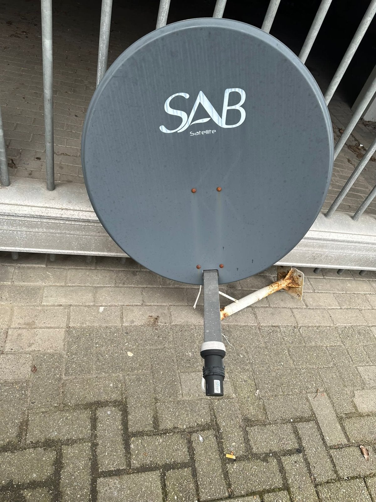 SAB Satelliet Schotelantenne - Gebruikt, Ophalen, Gebruikt, (Schotel)antenne, Overige merken