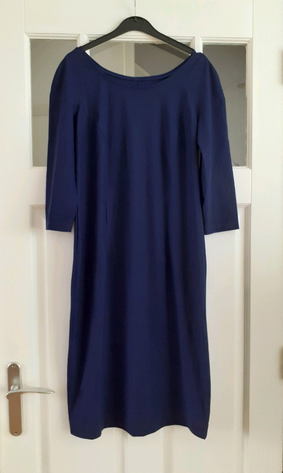 MOQ travelstof jurkje donkerblauw in nieuwstaat maat M, Kleding | Dames, Maat 38/40 (M), Blauw, Ophalen of Verzenden, Zo goed als nieuw