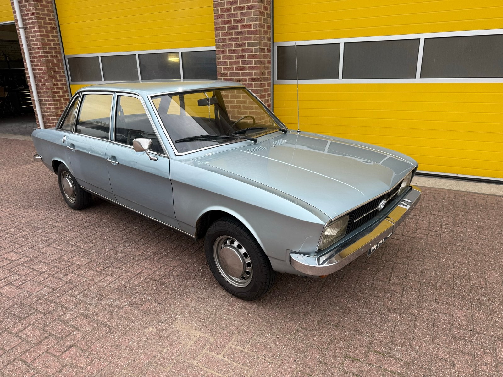 Volkswagen k70 1973 Blauw, Voorwielaandrijving, 4 cilinders, Blauw, Bedrijf