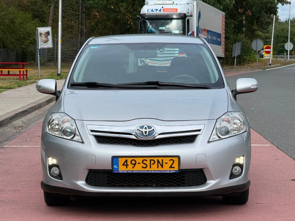Toyota Auris 1.8 Full Hybrid 5DR CVT 2011 Grijs, Automatische klimaatregeling, Origineel Nederlands, 75 €/maand, 26 km/l