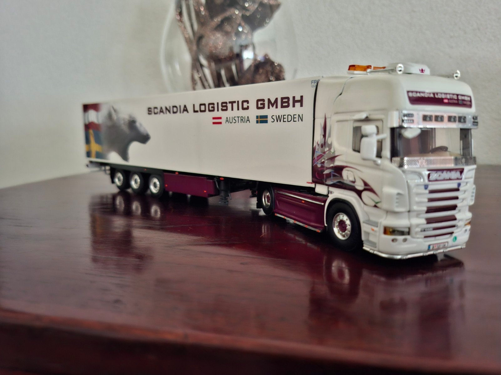 wsi Scania R 500 van Scandia Logistic ZGAN vitrine model, Hobby en Vrije tijd, Ophalen of Verzenden, Zo goed als nieuw, Bus of Vrachtwagen