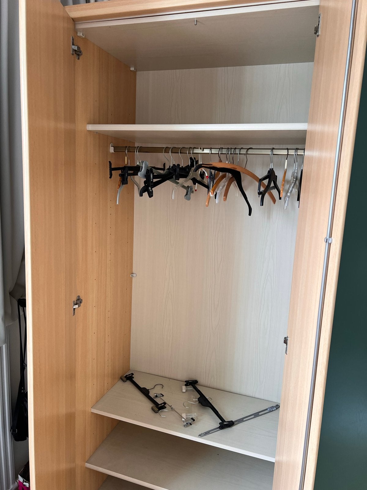 Kledingkast met spiegeldeuren en hangruimte, Huis en Inrichting, Kasten | Kledingkasten, Ophalen, Gebruikt, 200 cm of meer, 200 cm of meer