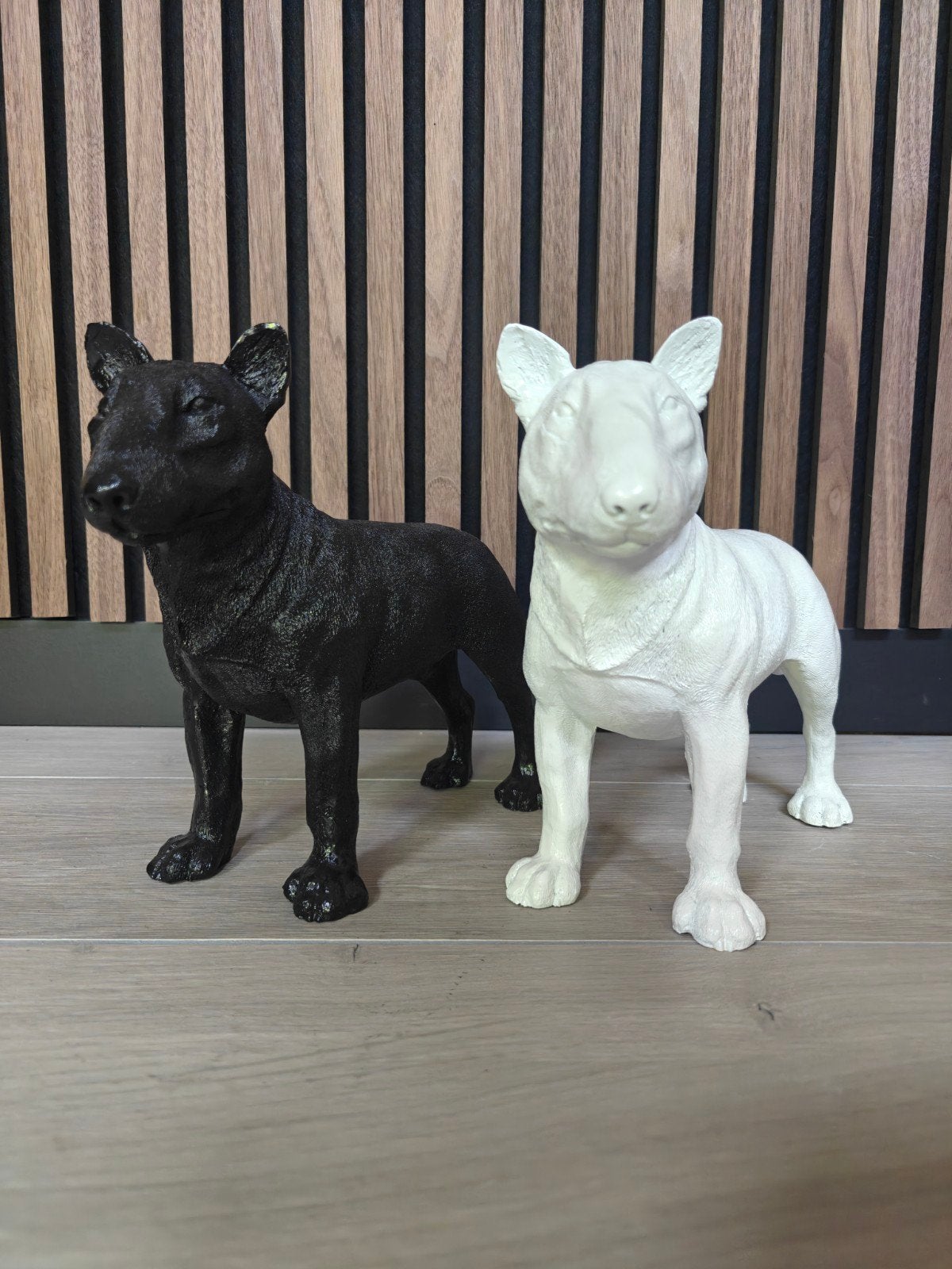 Bullterriër beeldjes, Bull Terrier, bulldog, zwart of wit, Verzamelen, Ophalen of Verzenden, Nieuw, Dier