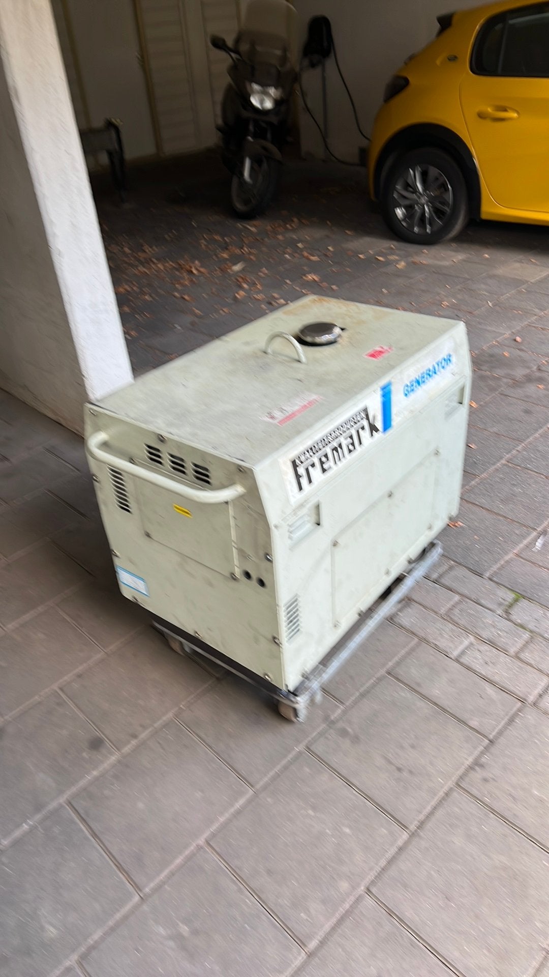 Noodstroomvoorziening, Gebruikt, Ophalen of Verzenden, 5 tot 10 kVA, Elektrisch startend