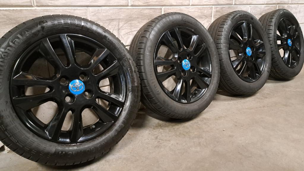 Zwarte orig. Aygo velgen 165/60/15 Citroen C1 Peugeot 108, Auto-onderdelen, Banden en Velgen, Gebruikt, 15 inch, Banden en Velgen