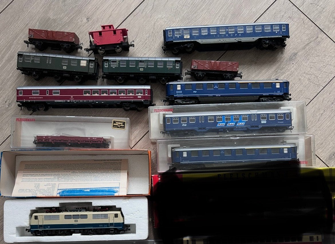 Fleischmann + Roco trein. Lima en jouef., Ophalen, Gelijkstroom, Fleischmann, NS