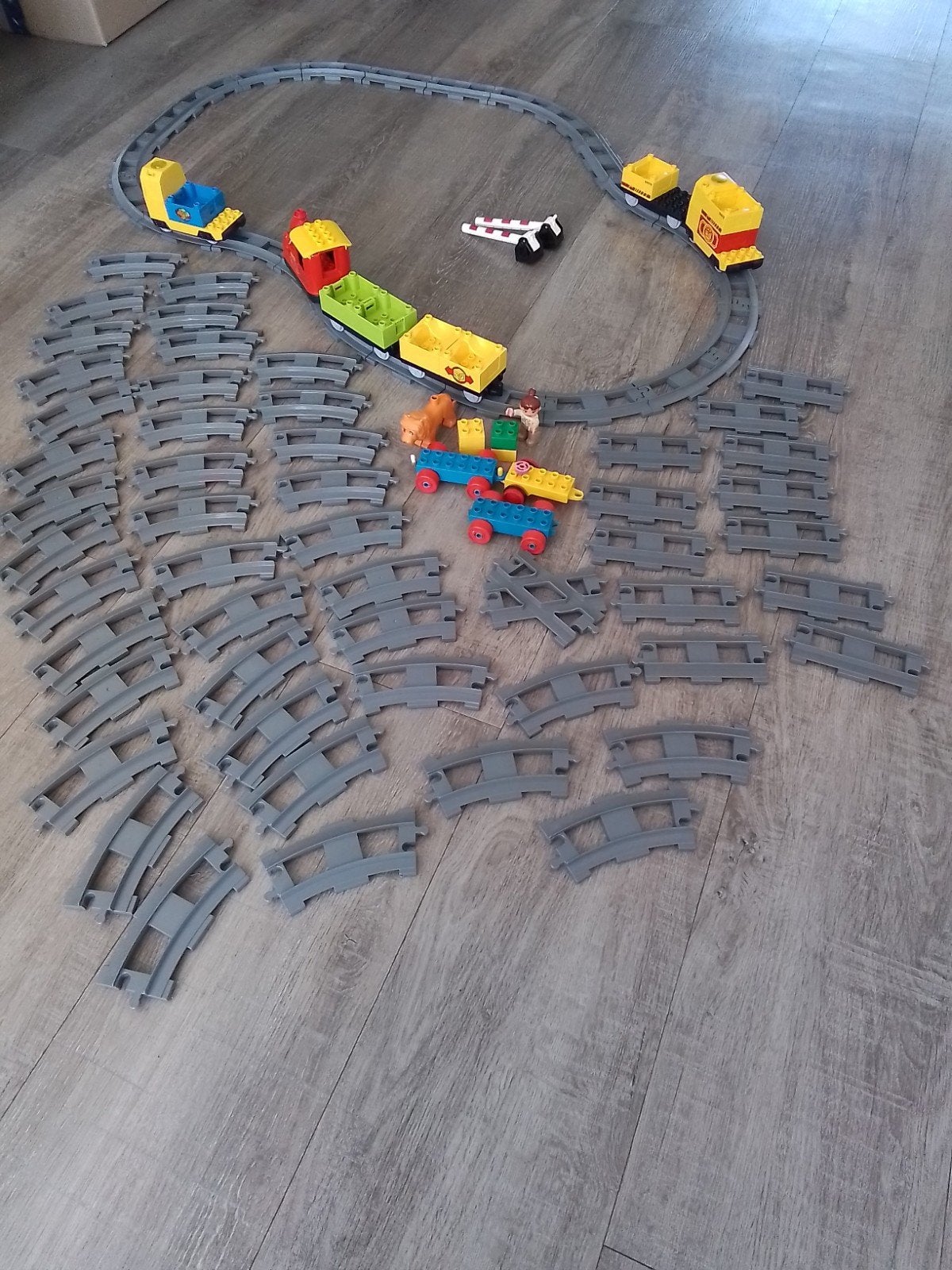 electrische duplo trein met veel rails, Ophalen of Verzenden, Zo goed als nieuw, Duplo