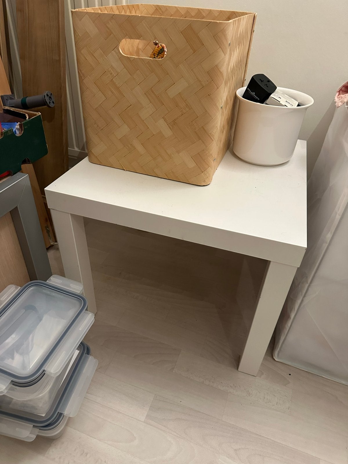 Witte bijzettafel/nachtkastje - IKEA LACK, Huis en Inrichting, Tafels | Bijzettafels, Gebruikt, Vierkant, 55 tot 75 cm, Hout