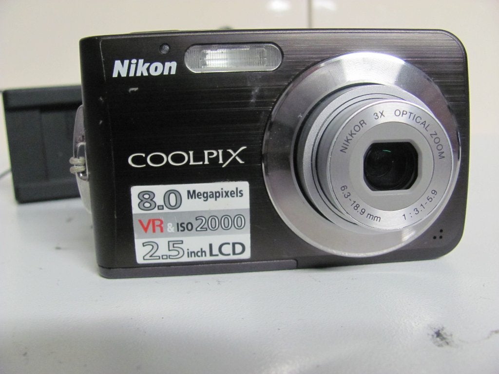 NIKON COOLPIX s210 digitale camera met 8 mp en 3x optical, Accu, Ophalen of Verzenden, Zo goed als nieuw, Compactcamera