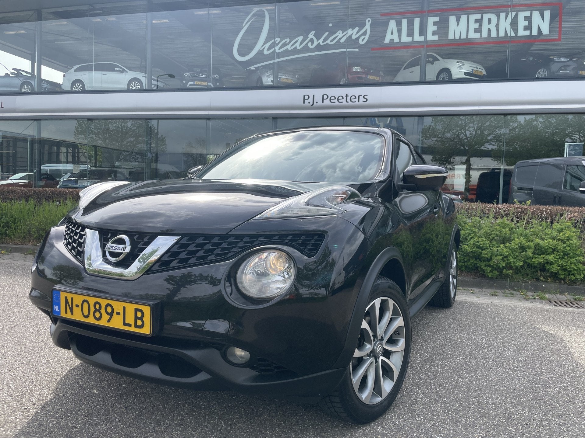 Nissan Juke 1.2 DIG-T S/S Connect Edition Achteruitrijcamera, Voorwielaandrijving, Stof, 116 pk, Zwart
