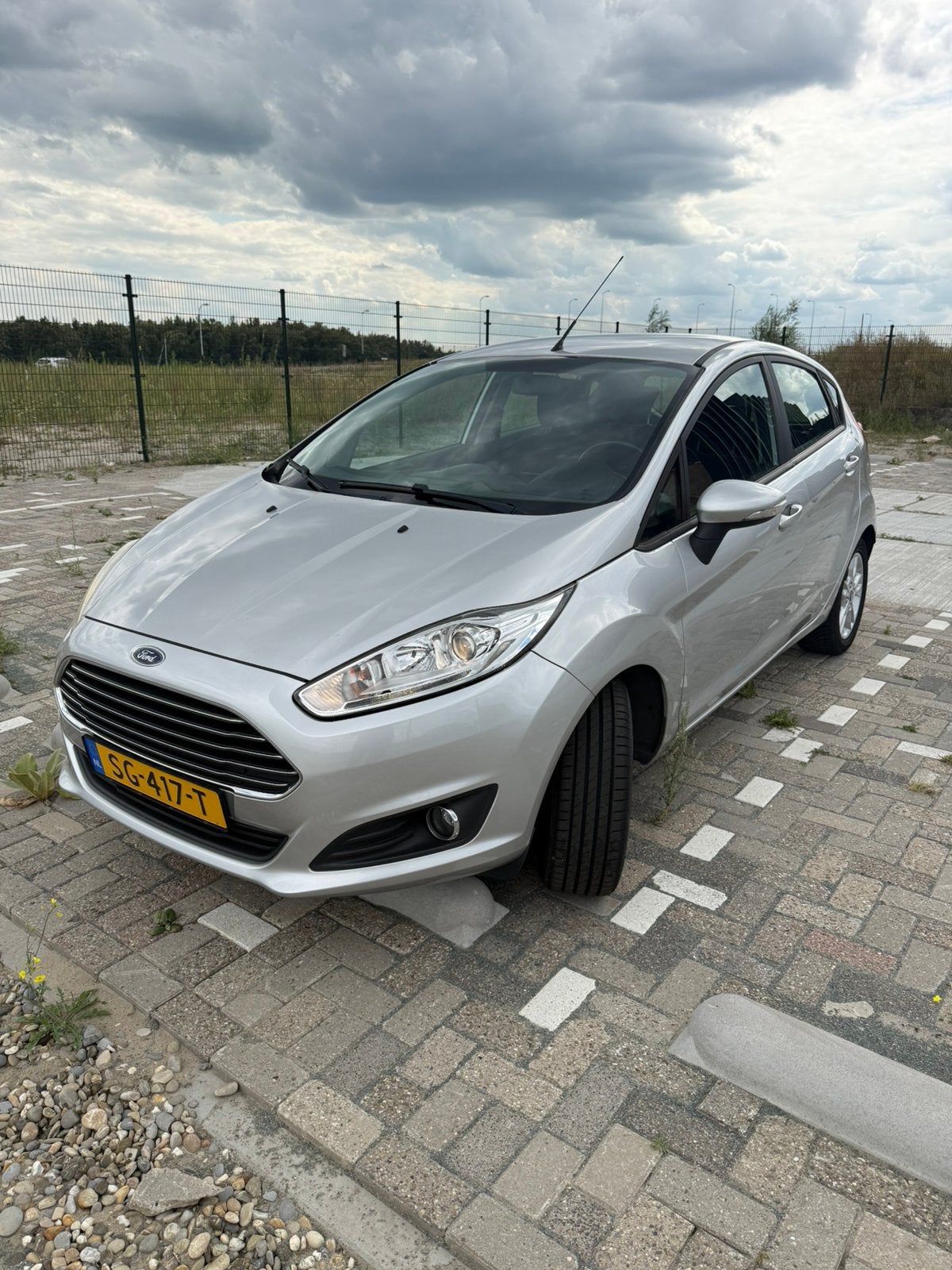Ford Fiësta 1.0 2015 -Nw APK -Comp. Boekjes  -Nw Distributie, Auto's, Voorwielaandrijving, Stof, 40 €/maand, Euro 6