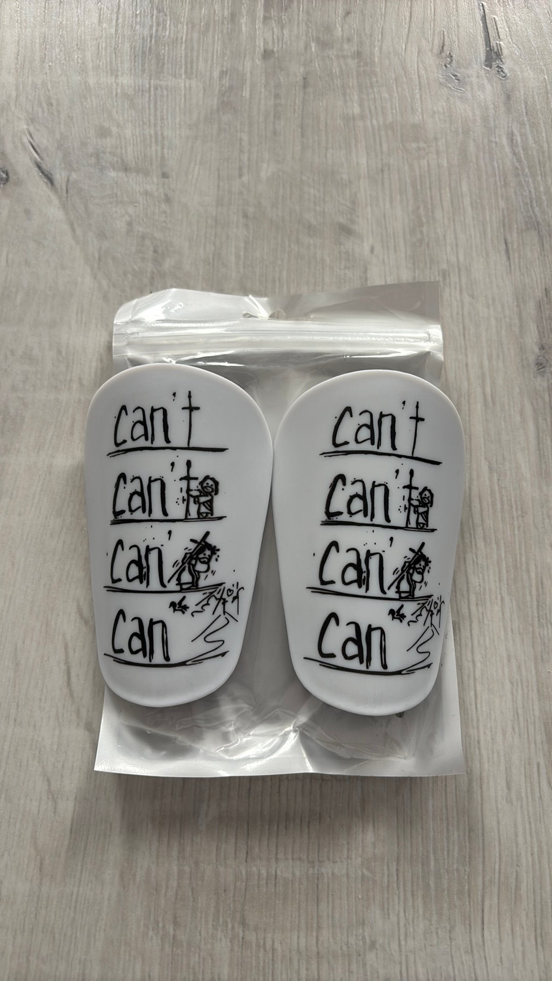 Jezus scheenbeschermers ‘can’t’ medium, Ophalen of Verzenden, Nieuw