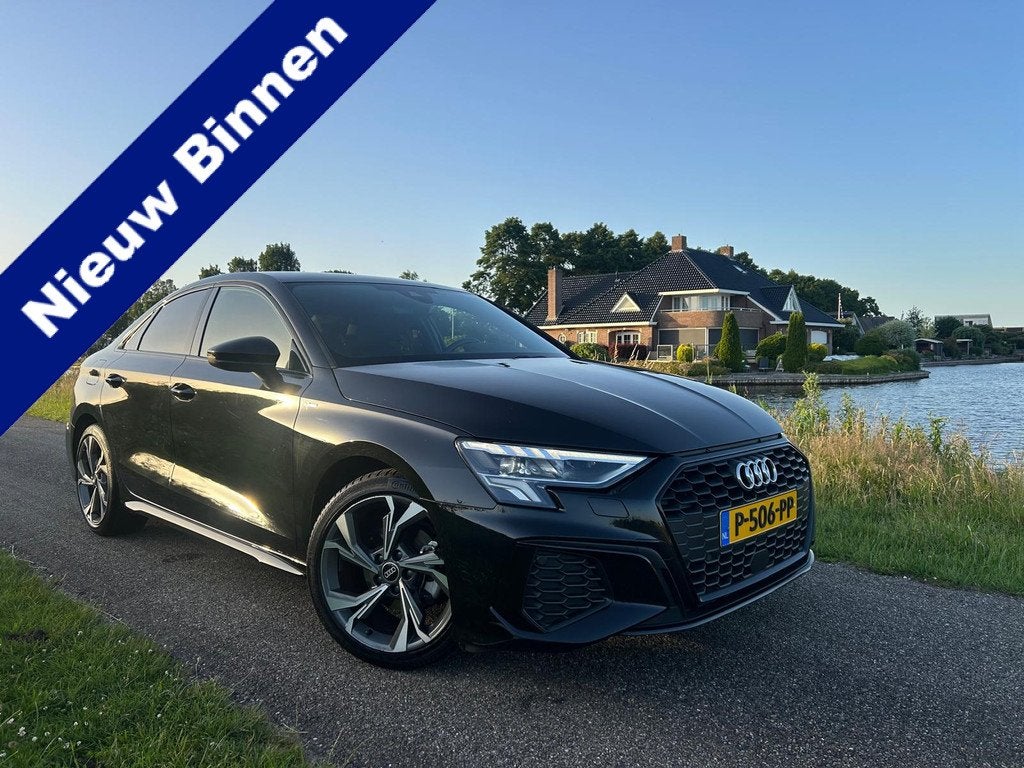 Audi A3 Limousine 30 TFSI S-Line edition | Apple Carplay | L, Auto's, Gebruikt, Leder en Stof, Zwart, Origineel Nederlands