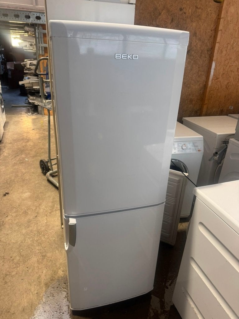 Beko koelkast schoon garantie bezorging, Ophalen, Gebruikt, 100 tot 150 liter, 140 tot 160 cm