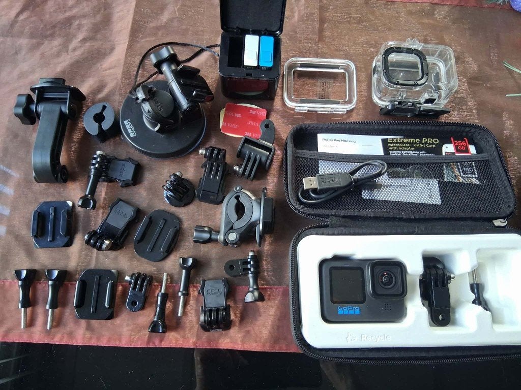 GoPro HERO 10 Black met SD kaart en veel accessoires, Ophalen, Zo goed als nieuw, GoPro