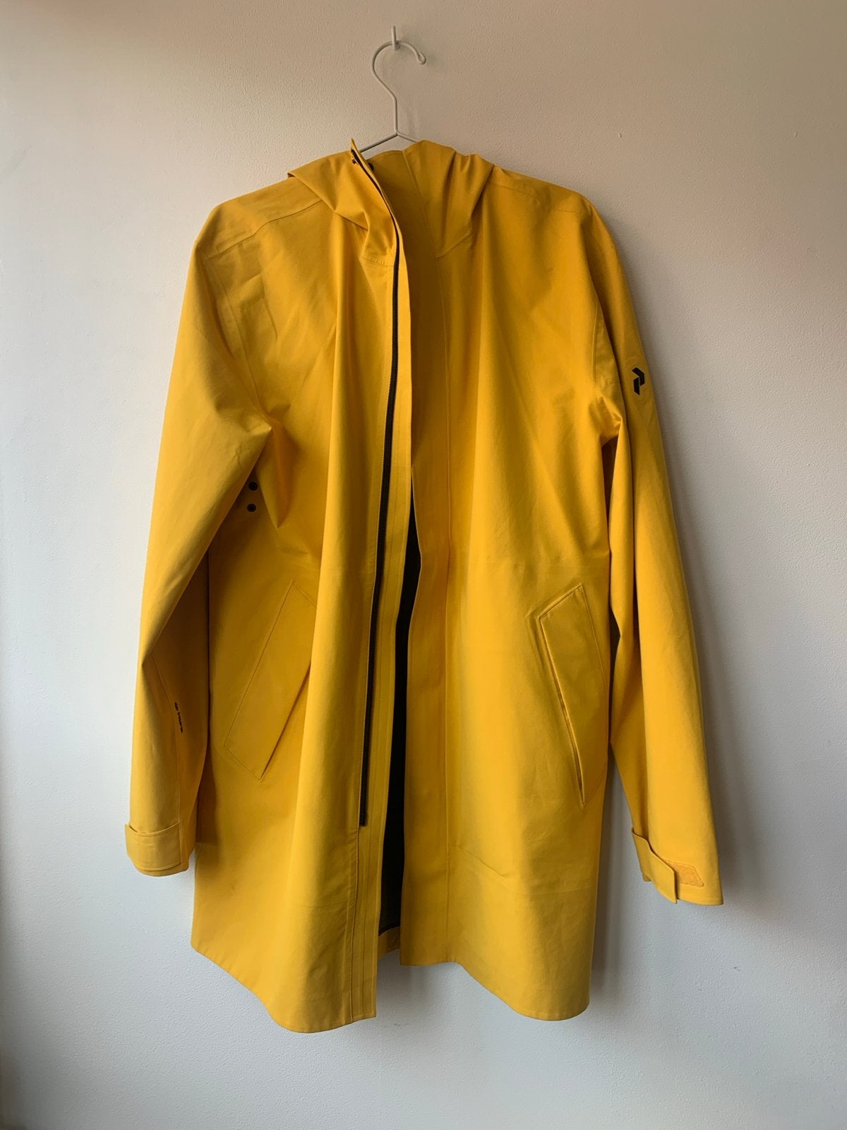 Peak Performance Cloudburst Regenjas  M, Ophalen of Verzenden, Zo goed als nieuw, Regenjas, Heren