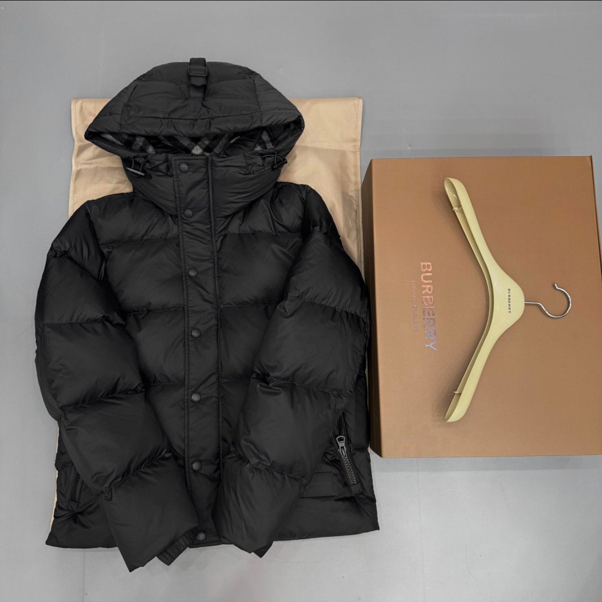 Burberry Donsjack met Capuchon Te Koop!, Ophalen of Verzenden, Nieuw, Overige maten, Zwart