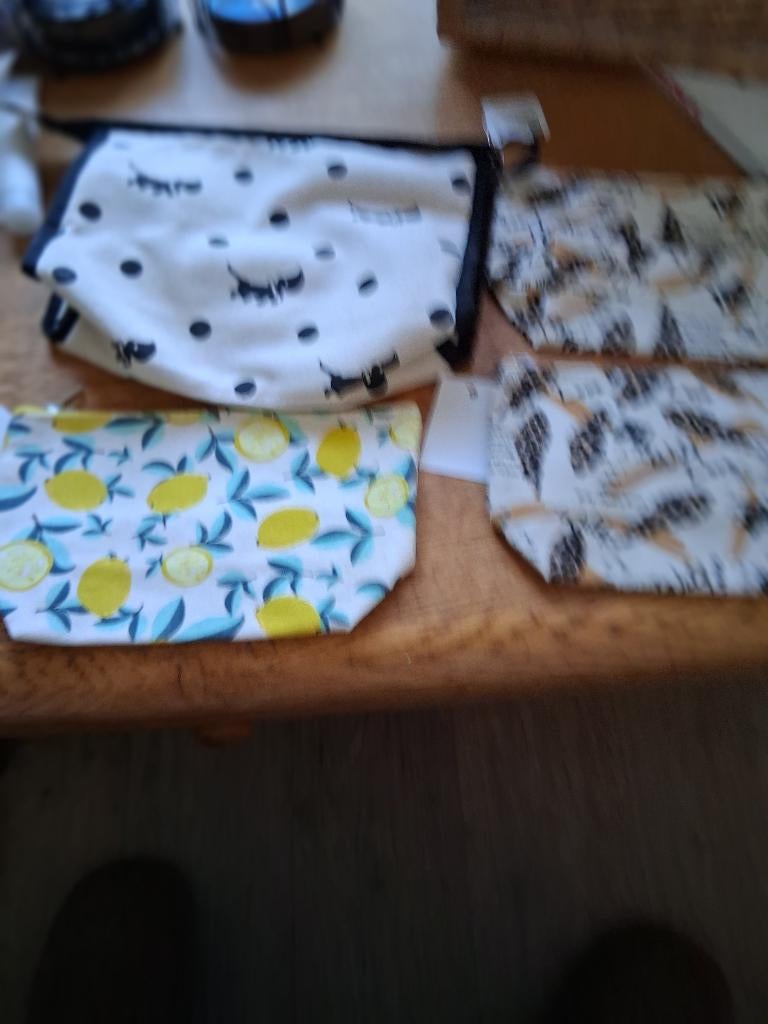 toilettasjes 4x, Ophalen, Zo goed als nieuw, Overige kleuren, Heer of Dame