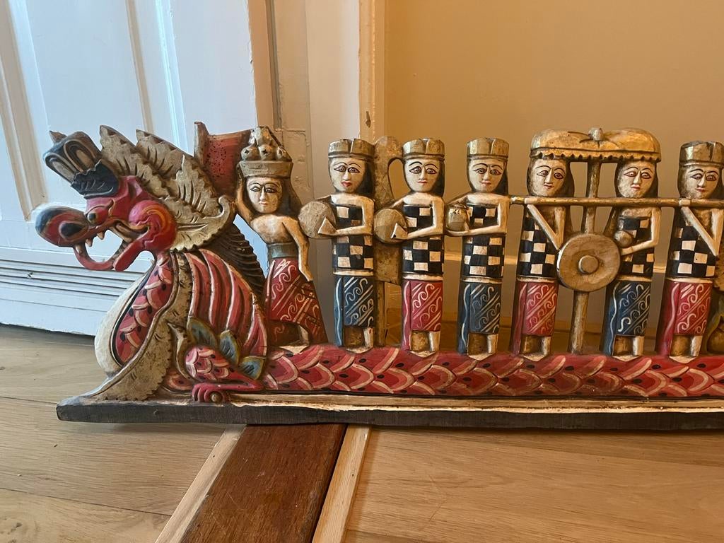 Houtsnijwerk: drakenboot met mensen 200x35cm, Ophalen, Overige onderwerpen, Houtsnijwerk, 1 meter - 2 meter