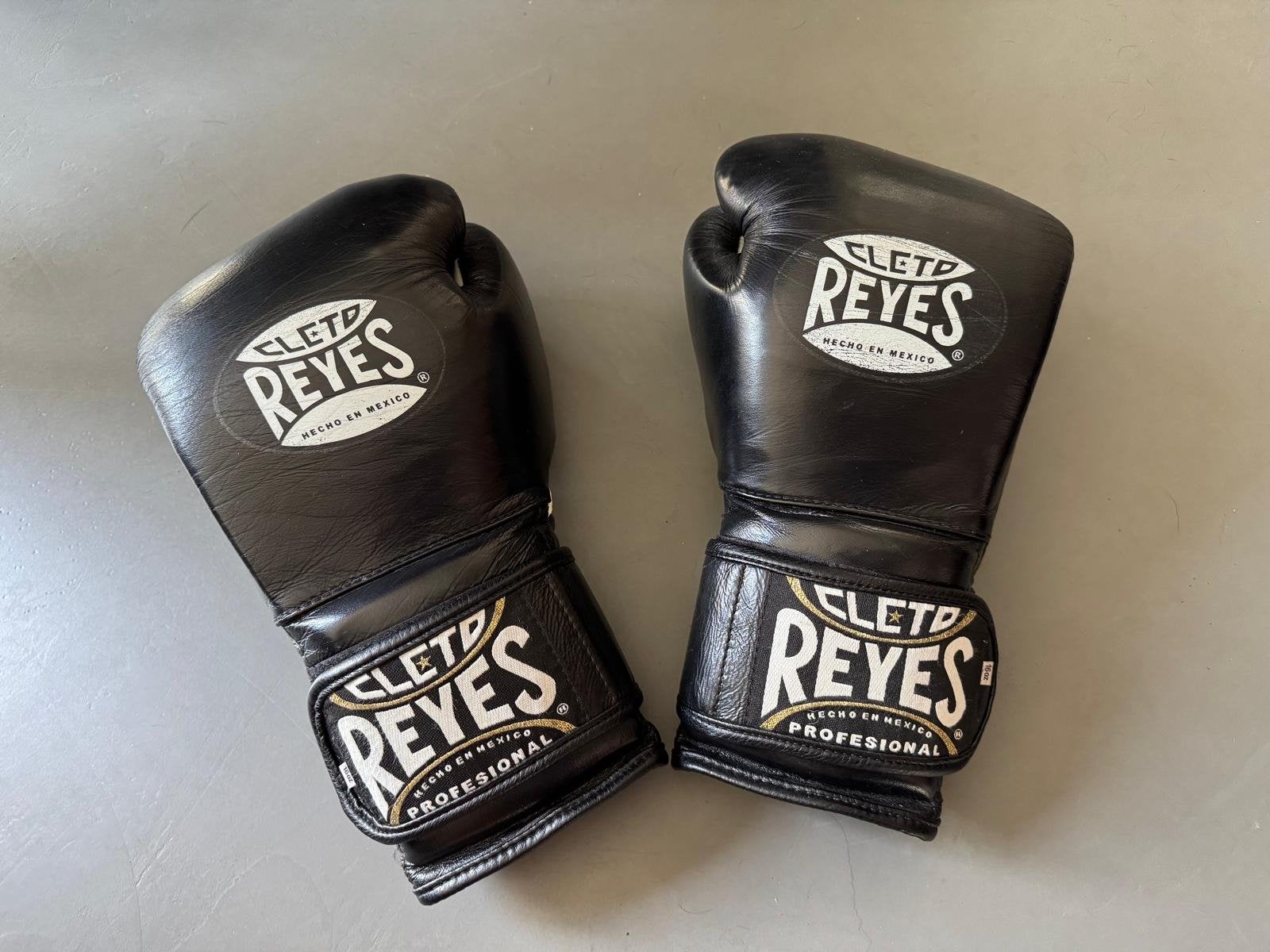Cleto Reyes Bokshandschoenen Zwart 16 Oz, Sport en Fitness, Boksen, Ophalen, Gebruikt, Bokshandschoenen
