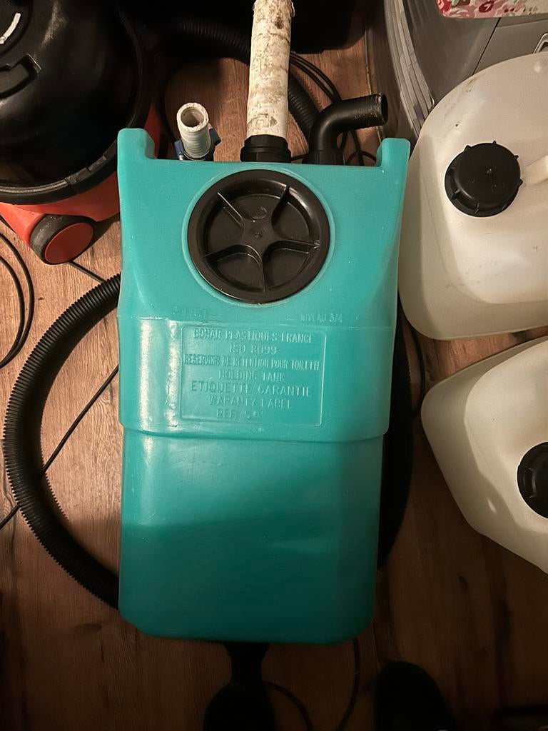 Vuilwatertank 50L, Watersport en Boten, Bootonderdelen, Ophalen of Verzenden, Zo goed als nieuw, Kombuis en Sanitair, Zeilboot of Motorboot