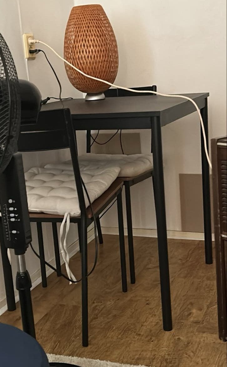 Ikea sandsberg vierkante tafel met 2 stoelen en kussens, Huis en Inrichting, Ophalen, Gebruikt, Vierkant, Tot twee personen
