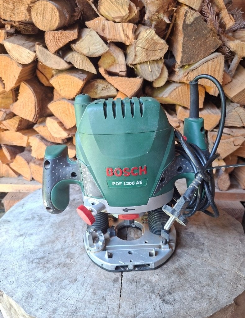bosch POF 1200 AE Bovenfrees - gebruikt, Doe-het-zelf en Verbouw, Gereedschap | Freesmachines, Gebruikt, Ophalen of Verzenden
