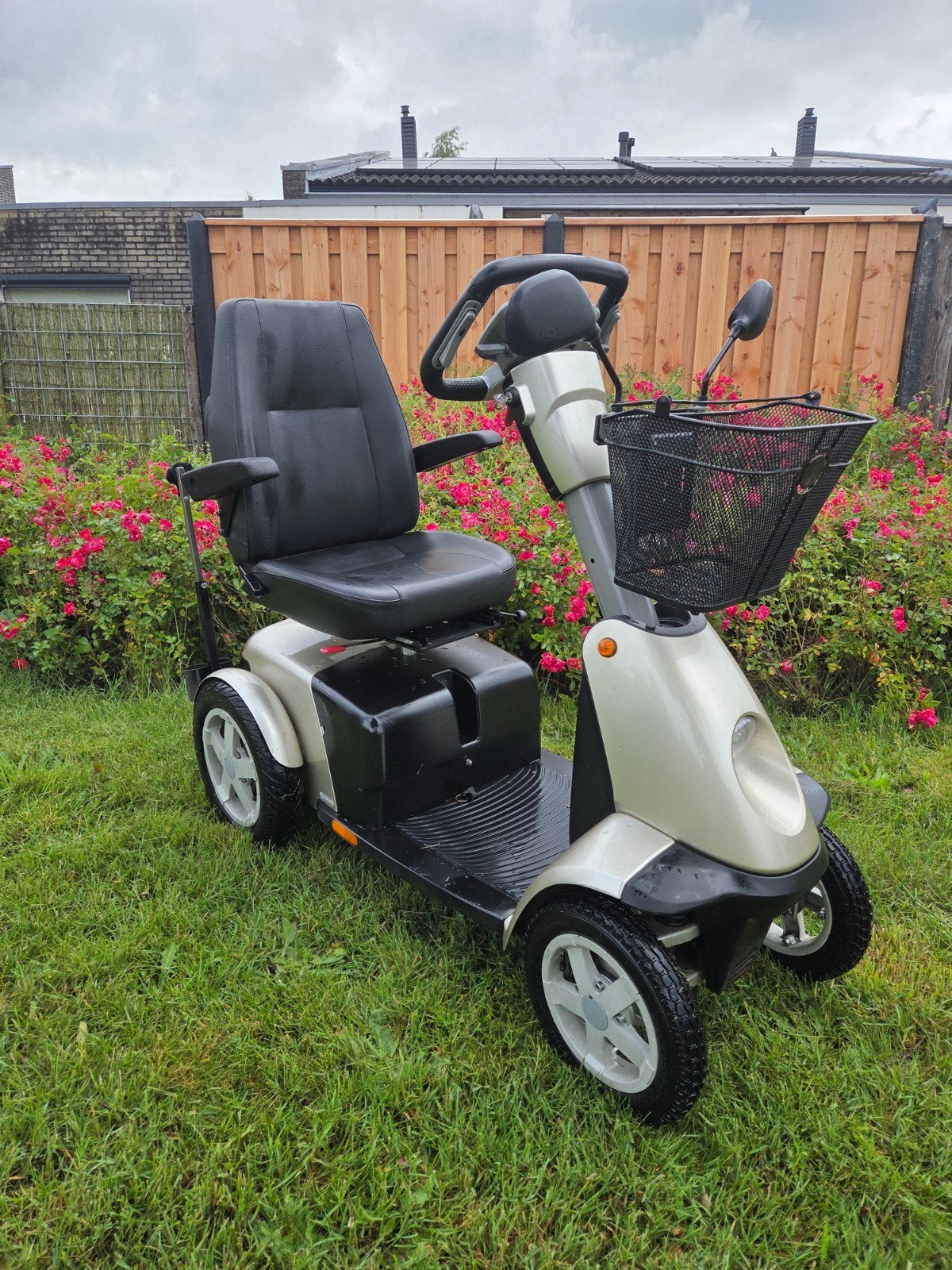 Deze mooie en nette Scootmobiel van Sterling type Trophy, Ophalen of Verzenden
